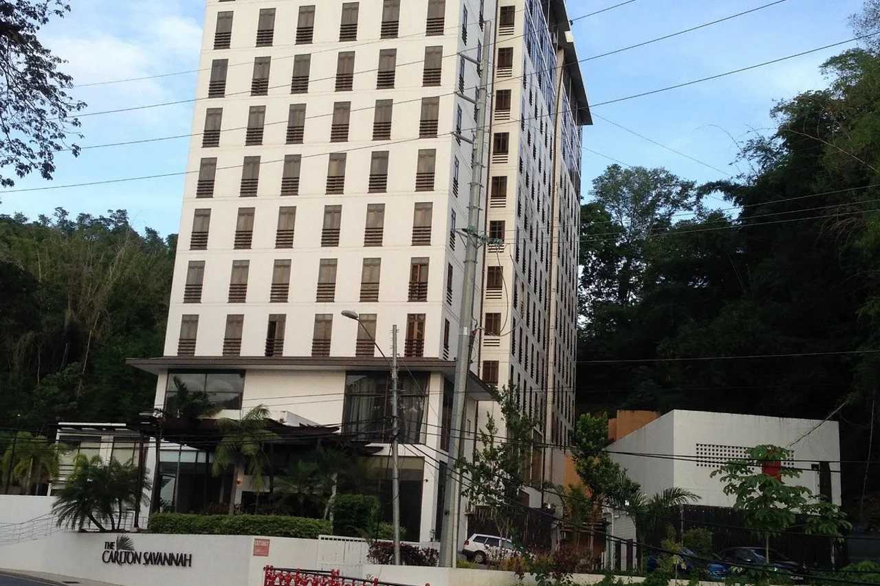 The Carlton Savannah — โรงแรมในพอร์ตออฟสเปน