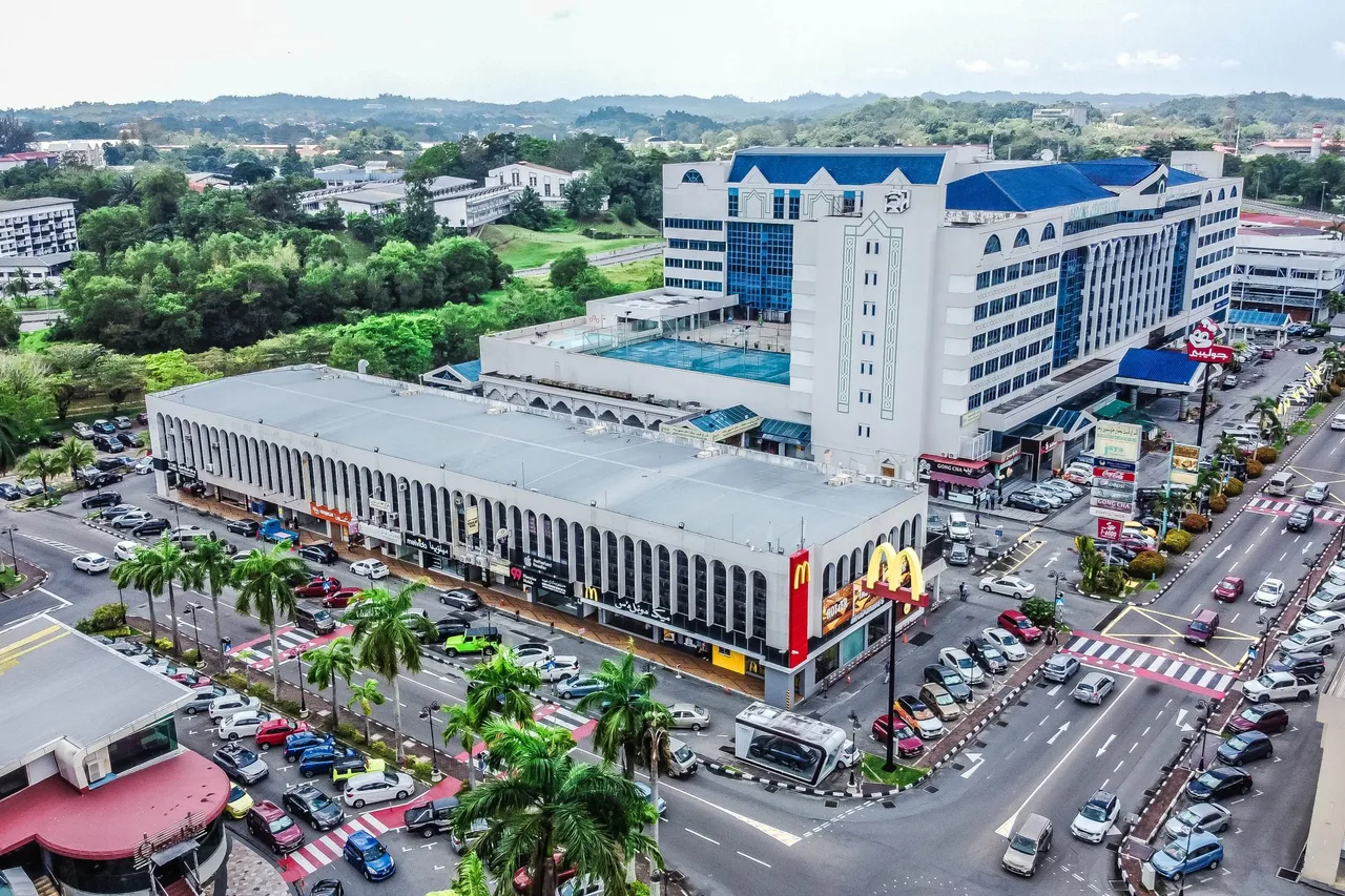 The Centrepoint Hotel — โรงแรมในบันดาร์เสรีเบกาวัน