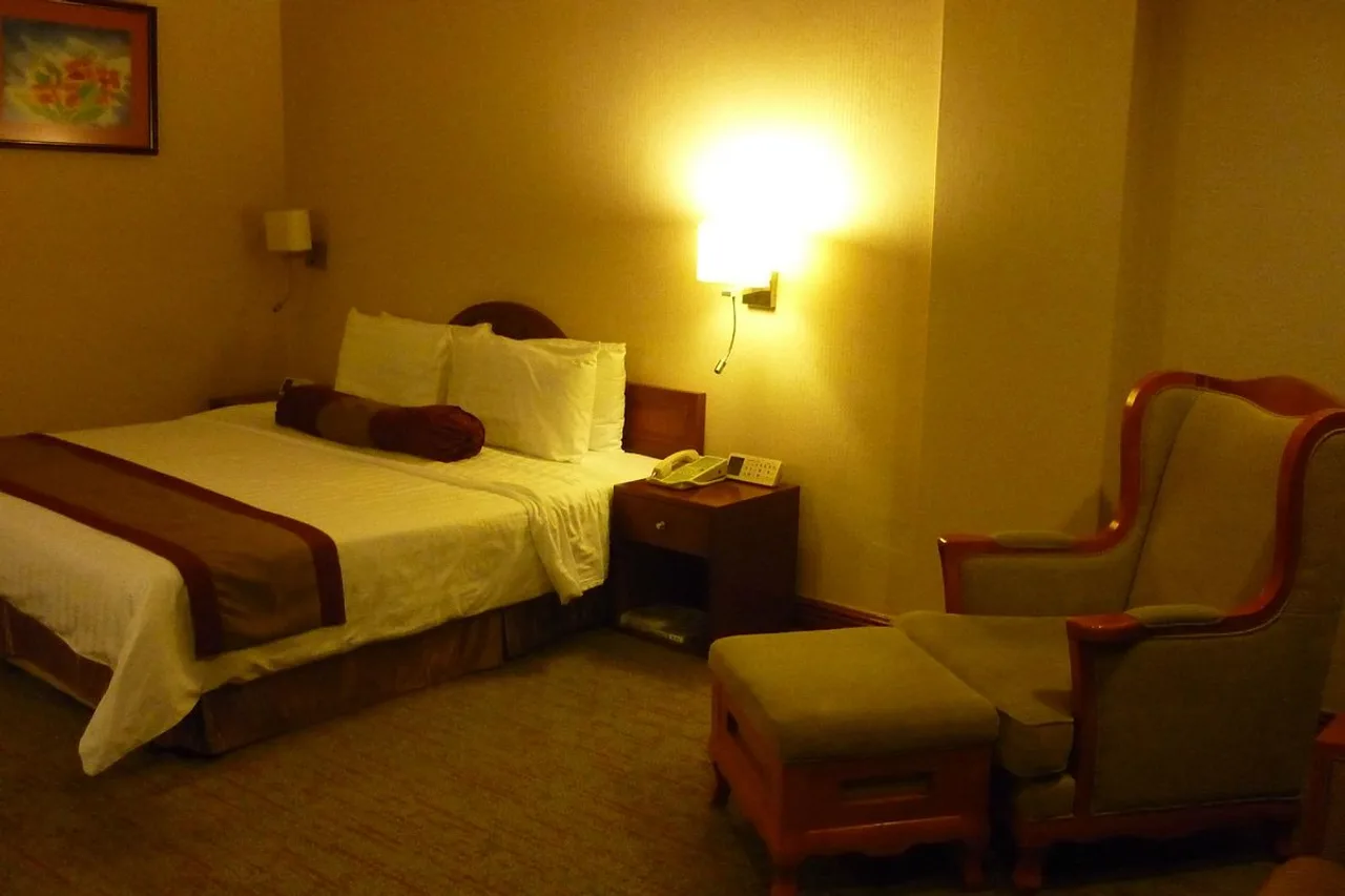 The Centrepoint Hotel — ภาพห้องพักและบรรยากาศ