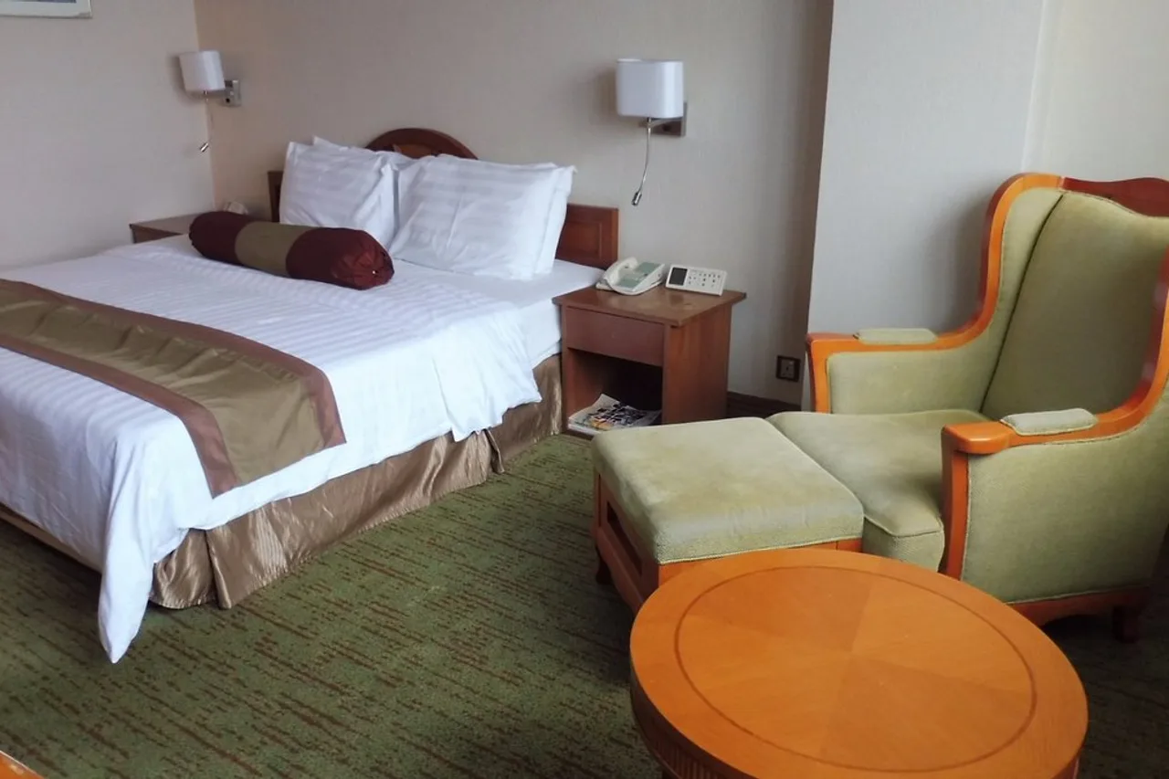 The Centrepoint Hotel — ภาพห้องพักและบรรยากาศ