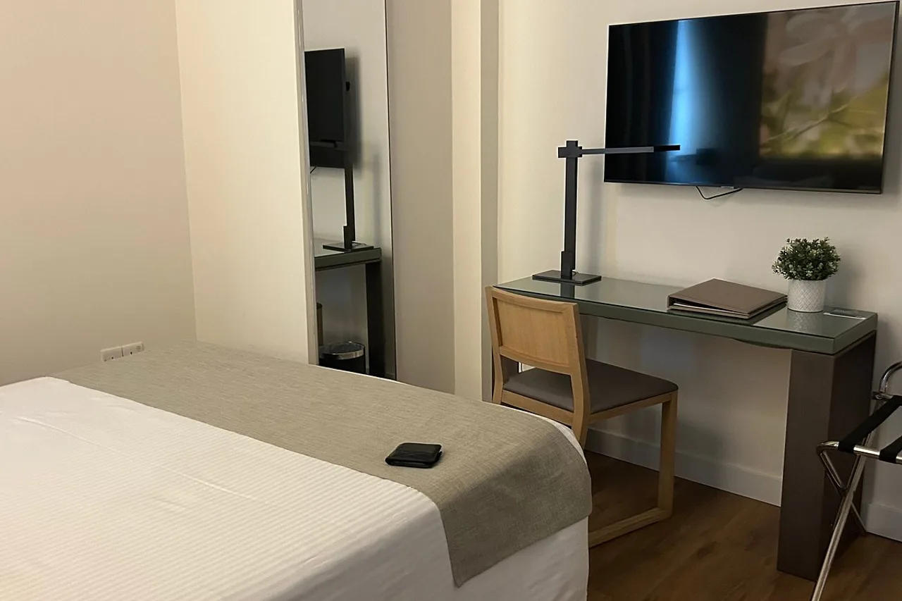 The Classic Hotel Nicosia - Handwritten Collection — rooms and atmosphere