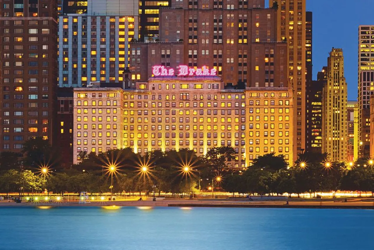 The Drake, a Hilton Hotel — โรงแรมในชิคาโก