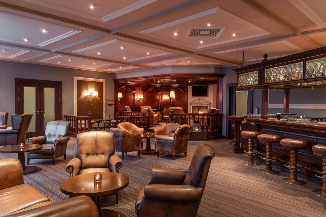 The Europe Hotel & Resort — ภาพห้องพักและบรรยากาศ