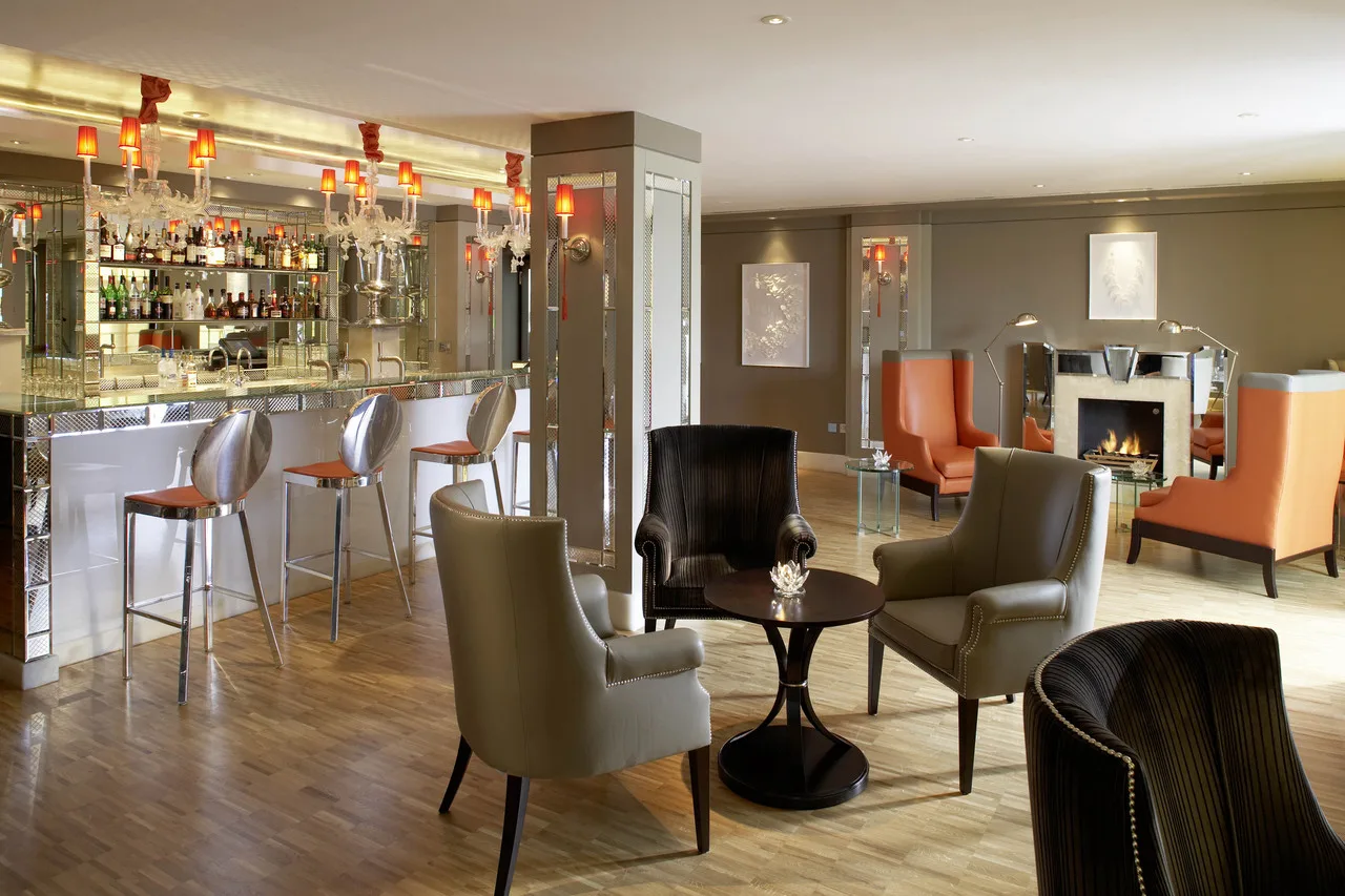 The Europe Hotel & Resort — ภาพห้องพักและบรรยากาศ