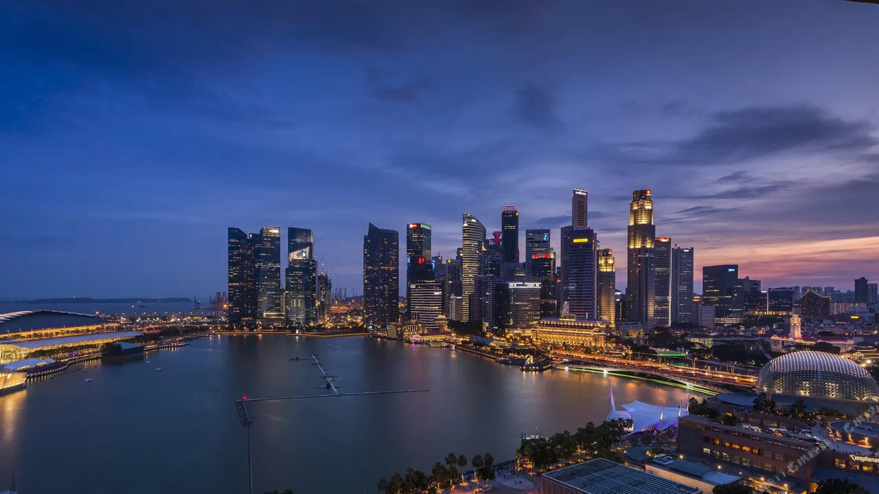 The Fullerton Hotel Singapore — rooms and atmosphere