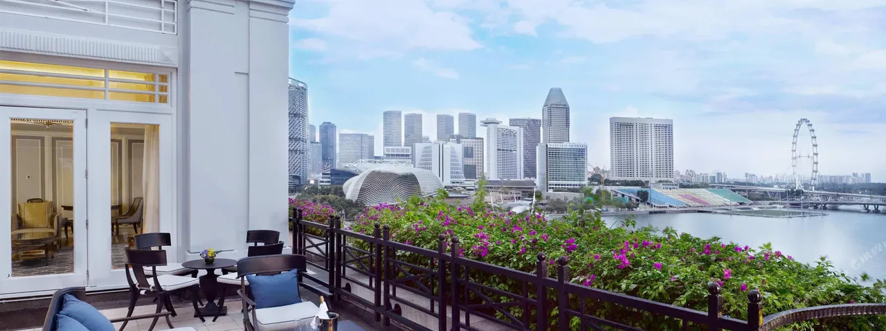 The Fullerton Hotel Singapore — rooms and atmosphere