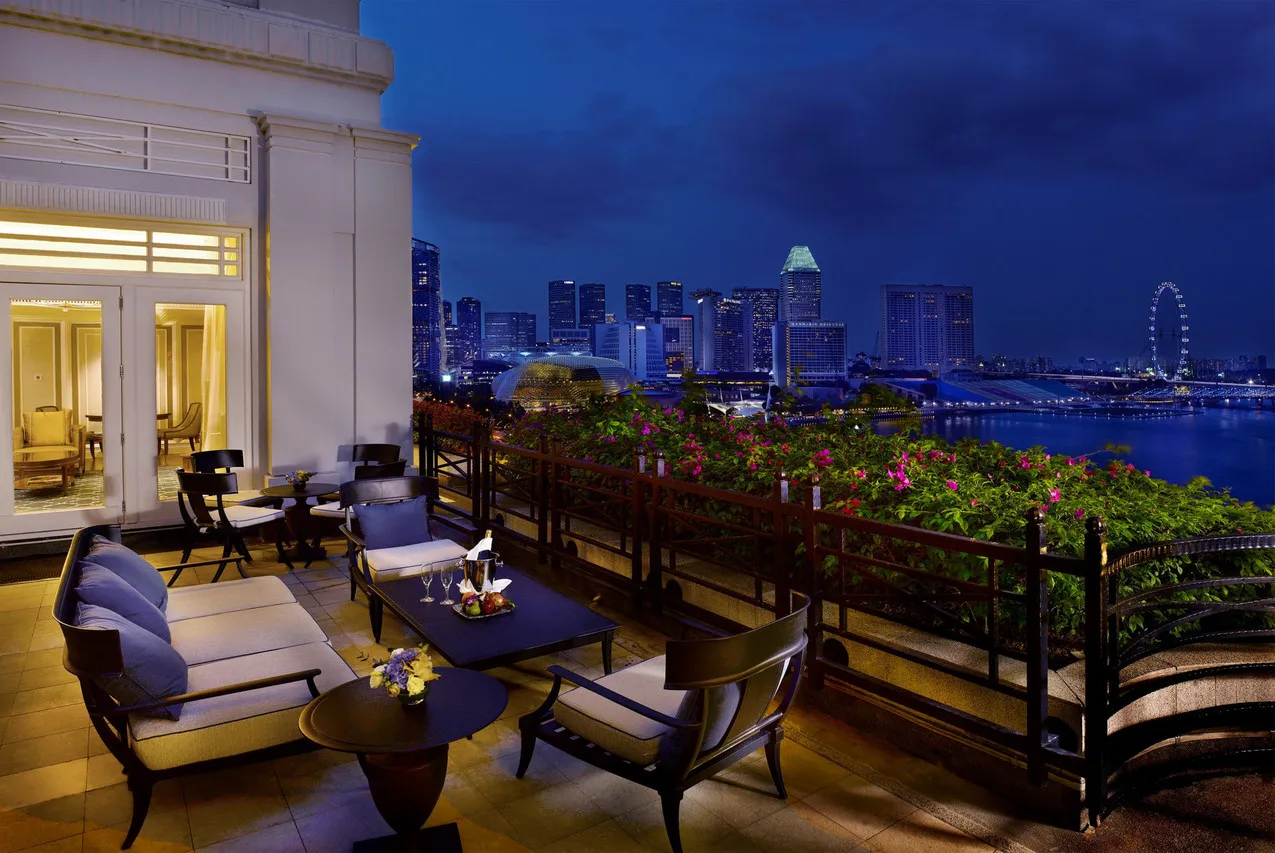 The Fullerton Hotel Singapore — rooms and atmosphere