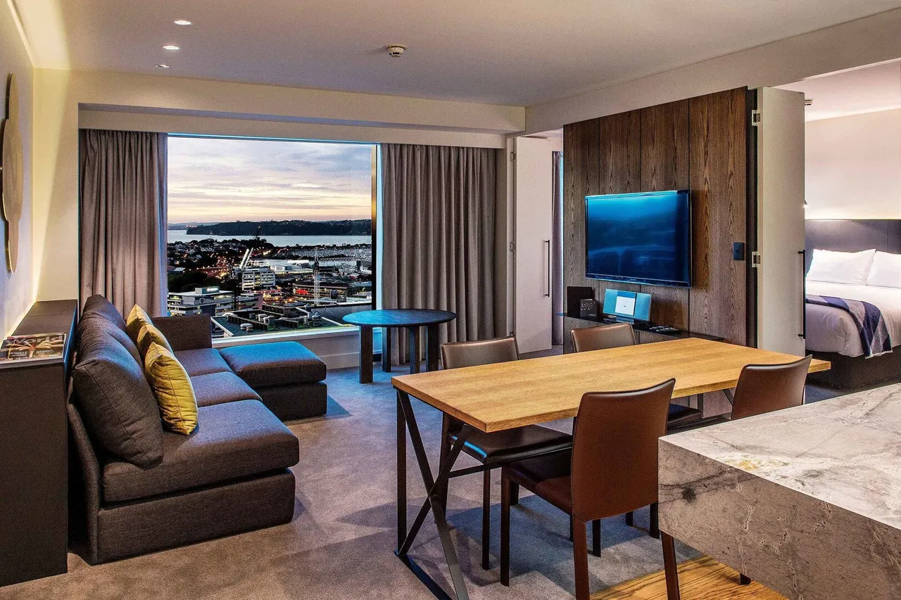 The Grand by SkyCity Auckland — rooms and atmosphere