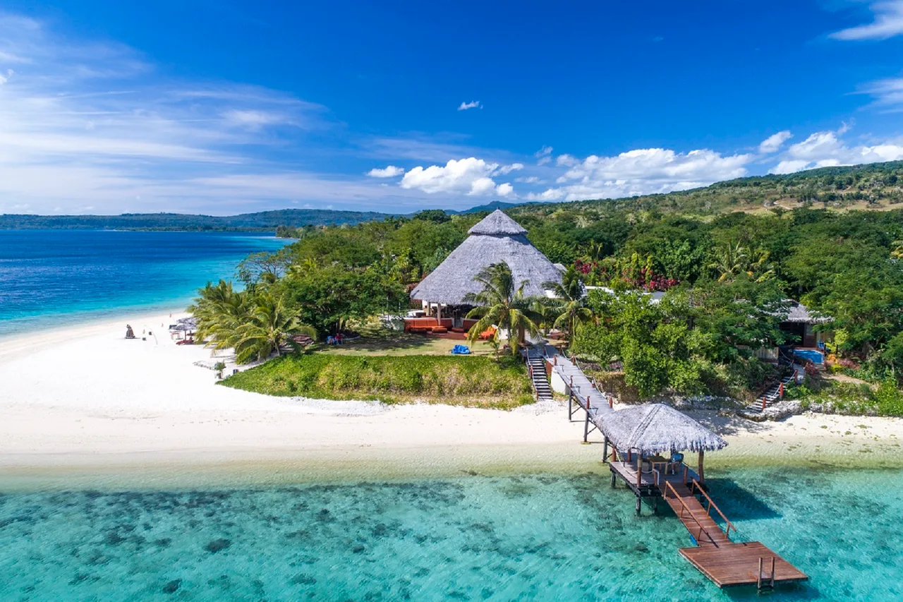 10 โรงแรมพอร์ตวิลาน่าพักที่สุด — Erakor Lagoon · Iririki · Havannah (รีวิวลึก 2026 + Land Diving + Mount Yasur ภูเขาไฟ)