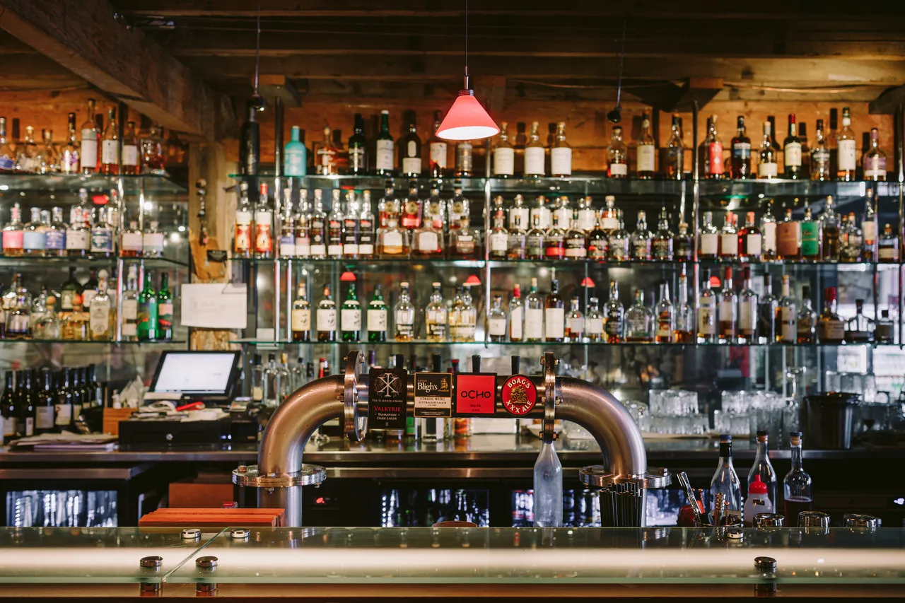 The Henry Jones Art Hotel — rooms and atmosphere