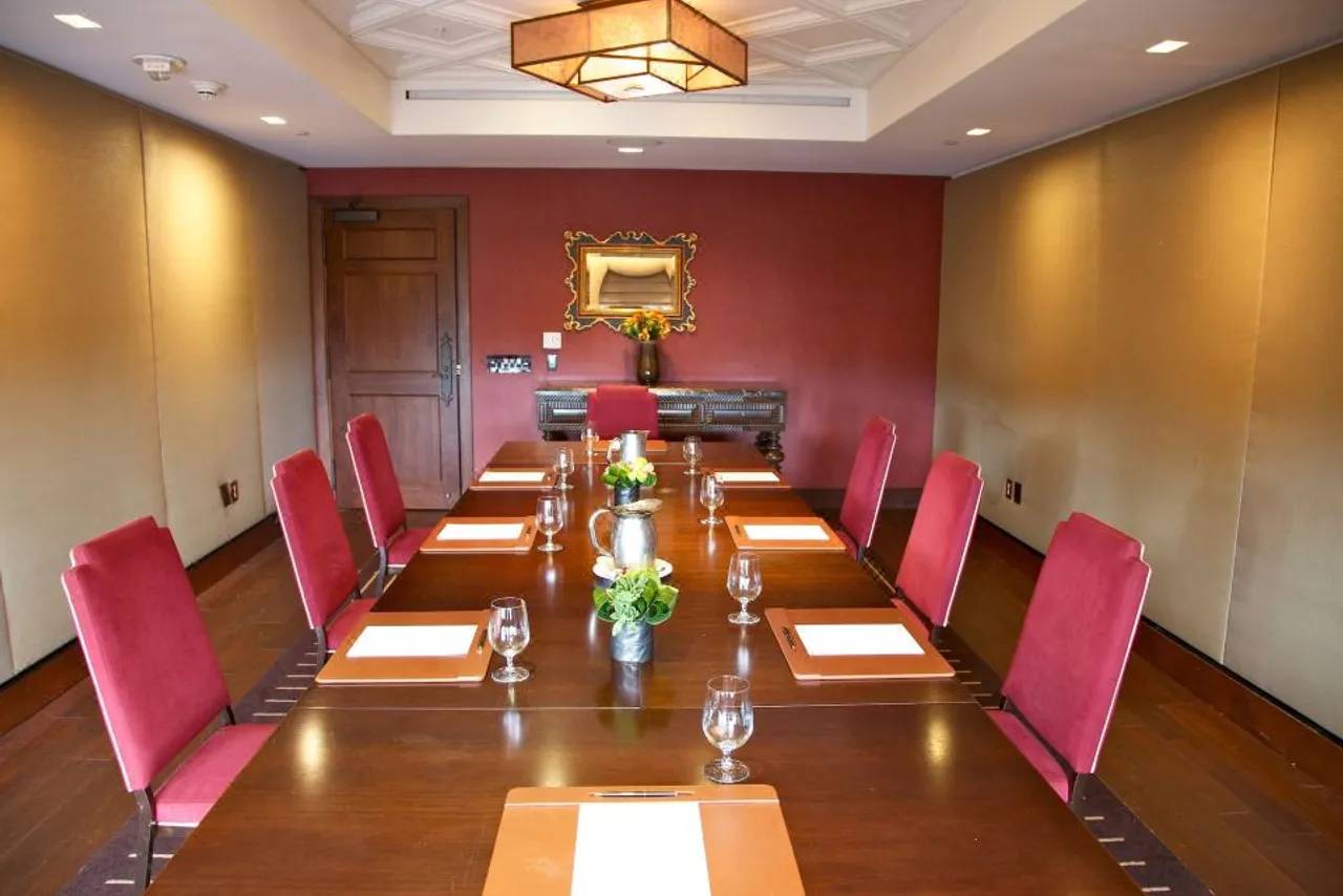 The Hollywood Roosevelt — ภาพห้องพักและบรรยากาศ
