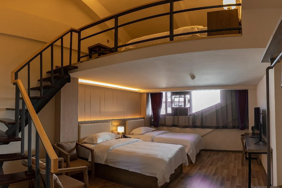 The Hump Hostel Kunming — rooms and atmosphere
