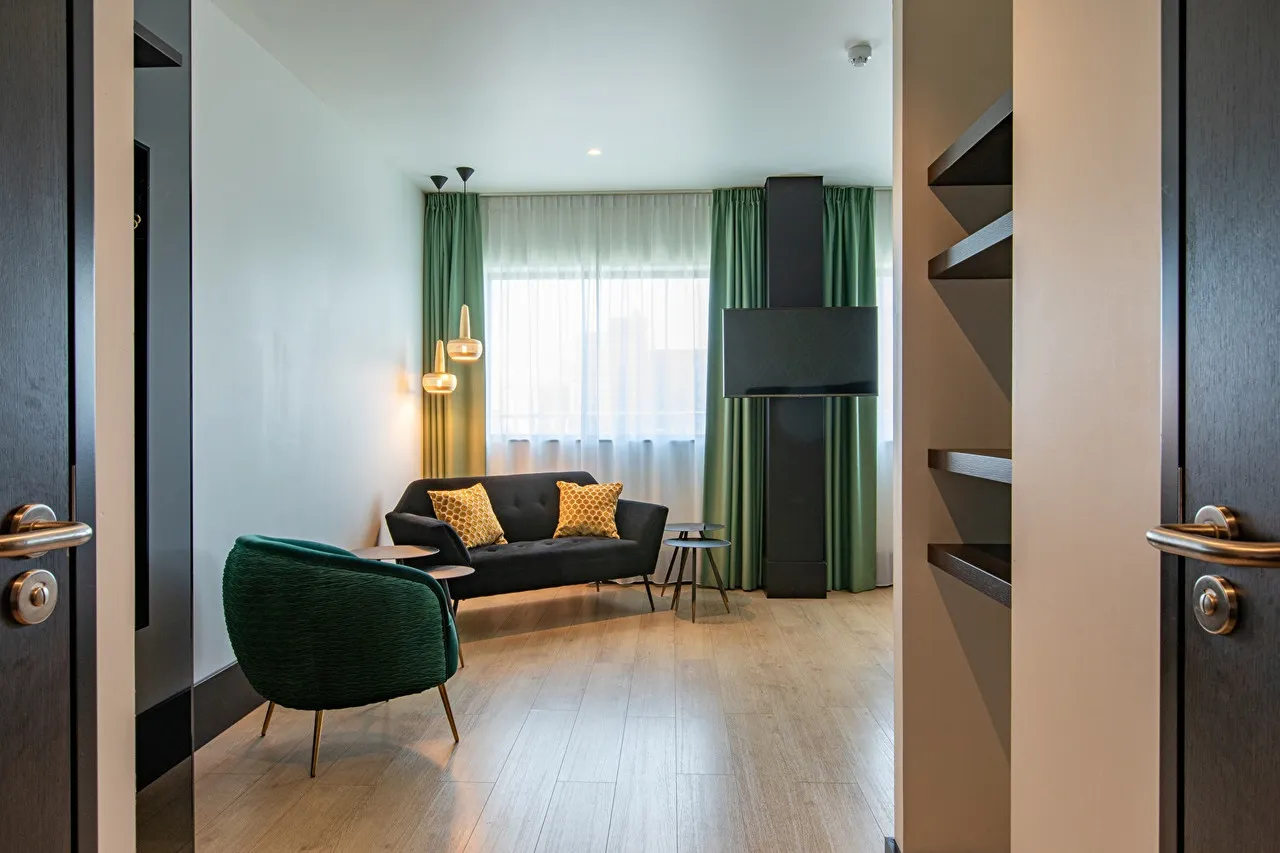 The James Rotterdam — rooms and atmosphere