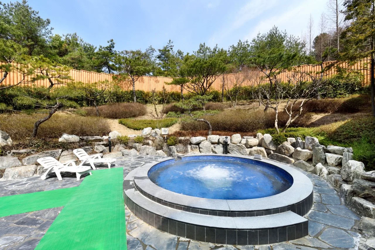 The-K Hotel Gyeongju — rooms and atmosphere