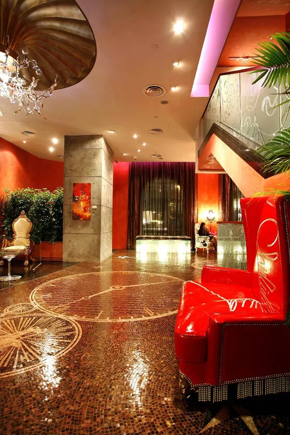 The Luxe Manor — rooms and atmosphere