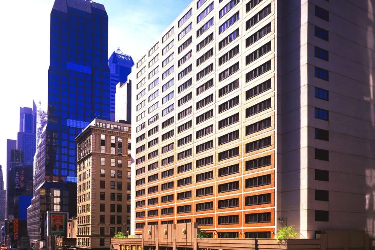 The Manhattan at Times Square Hotel — ภาพห้องพักและบรรยากาศ