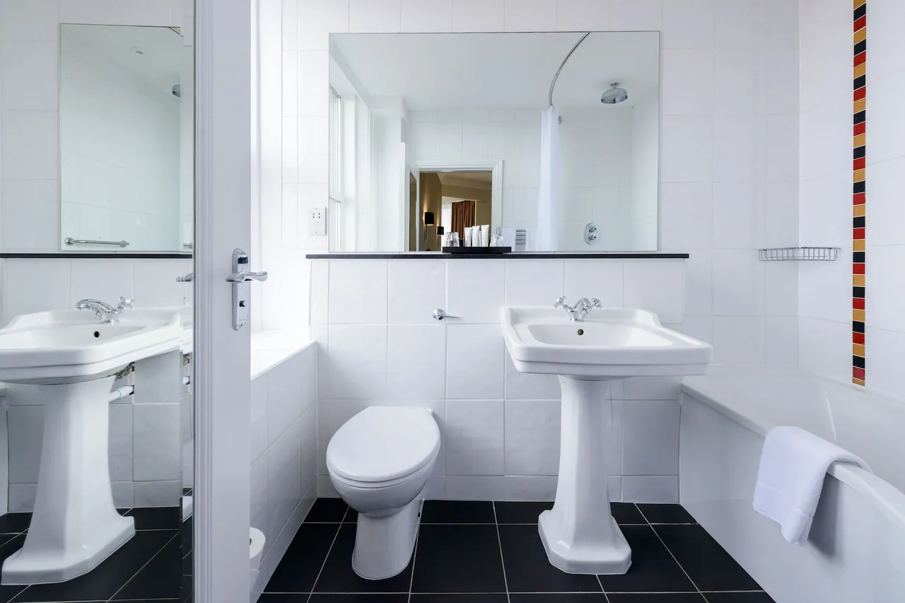 The Metropole Hotel Cork — ภาพห้องพักและบรรยากาศ
