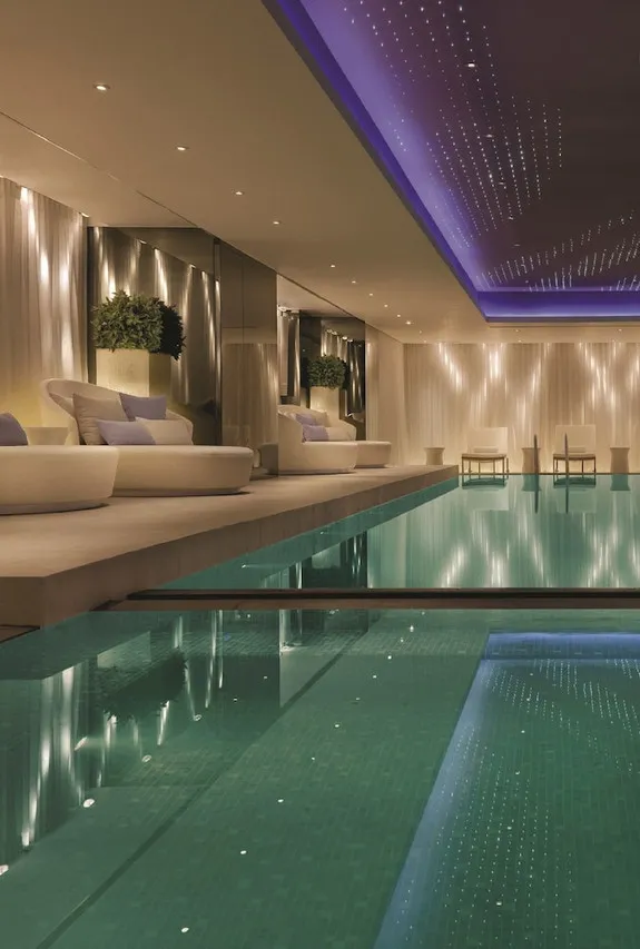 The Mira Hong Kong — rooms and atmosphere