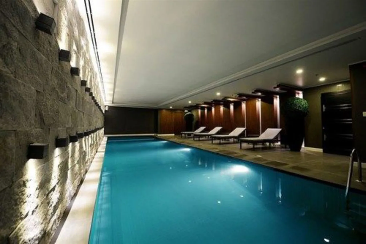 The Nishat Hotel — ภาพห้องพักและบรรยากาศ