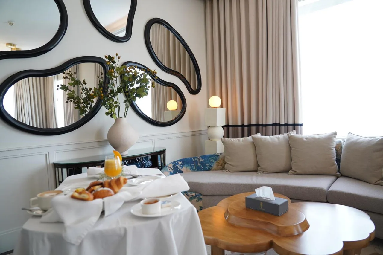 The Nishat Hotel — ภาพห้องพักและบรรยากาศ