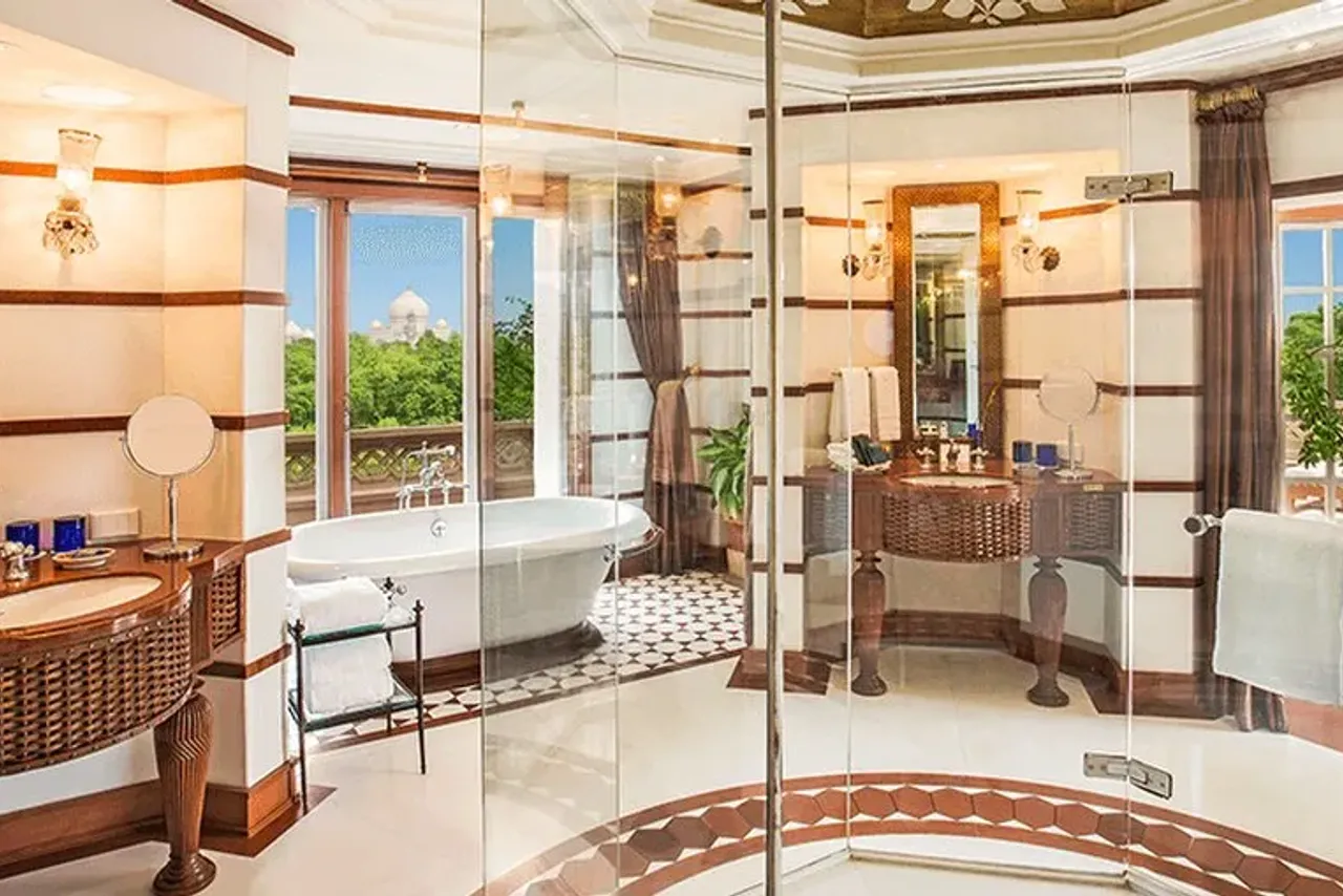 The Oberoi Amarvilas — rooms and atmosphere