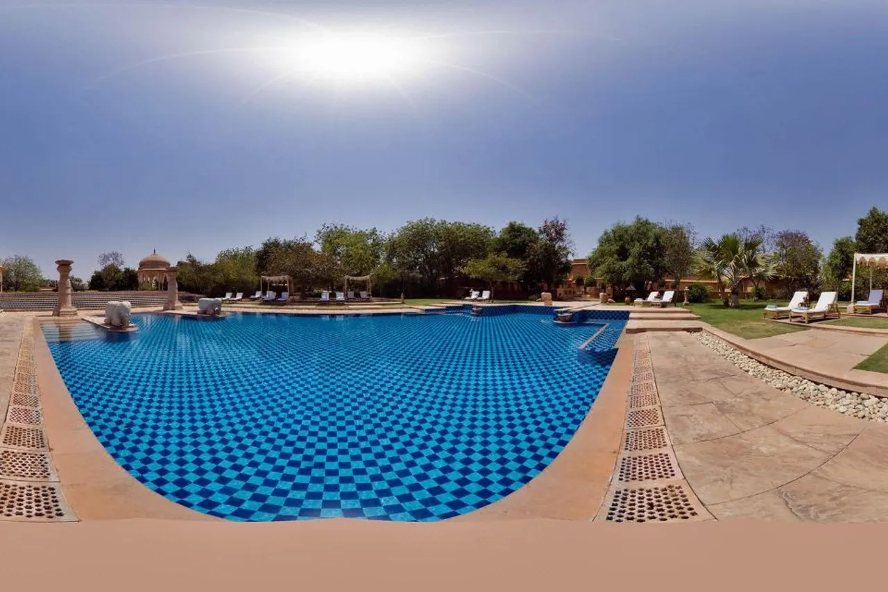 The Oberoi Rajvilas — rooms and atmosphere