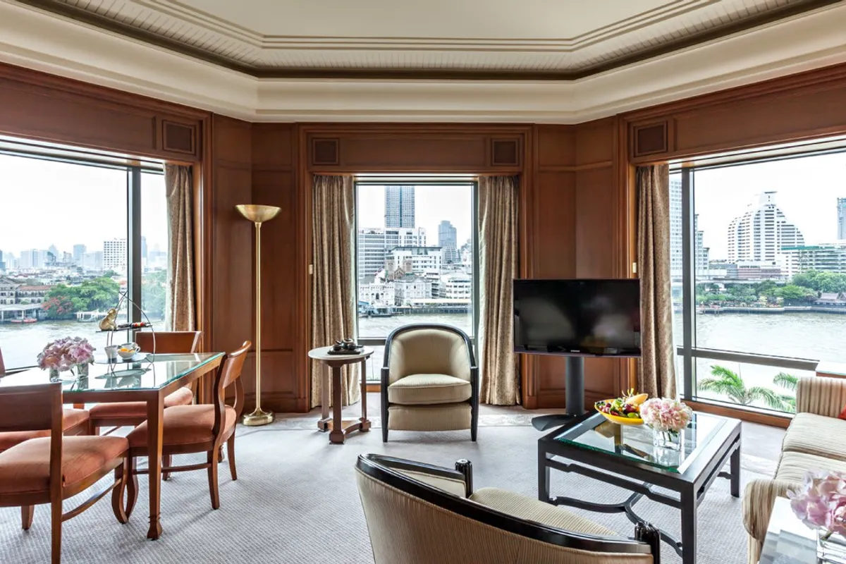 The Peninsula Bangkok — rooms and atmosphere