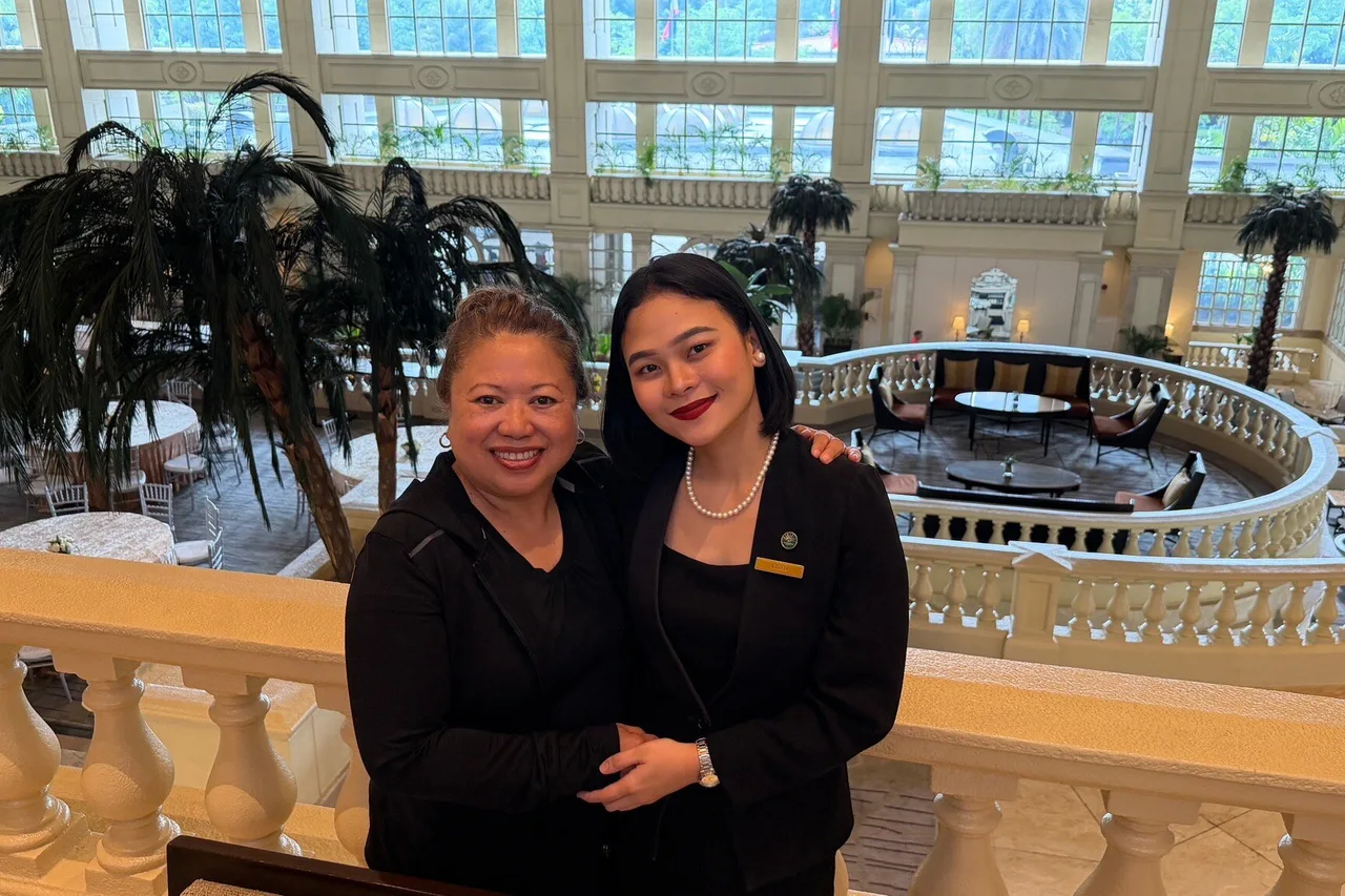 The Peninsula Manila — rooms and atmosphere
