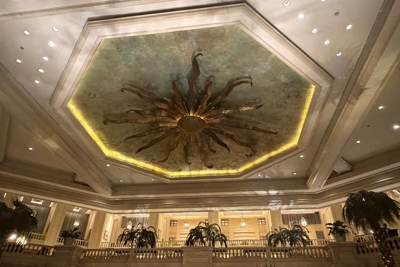 The Peninsula Manila — rooms and atmosphere