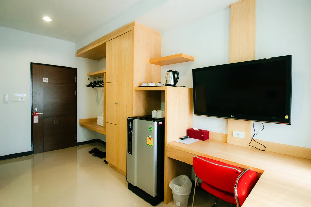 The Rama Hotel — rooms and atmosphere