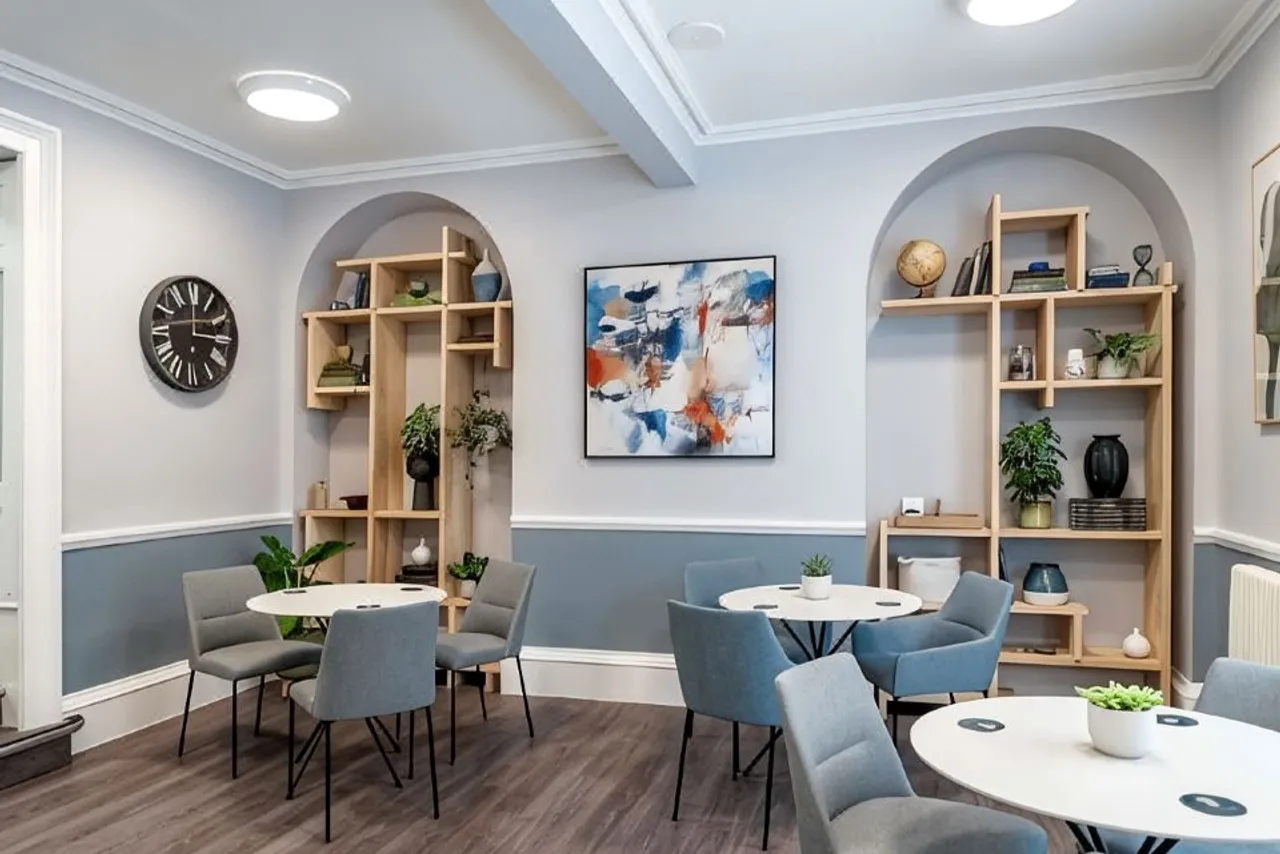 The Regent (Regent by Citystay) — rooms and atmosphere
