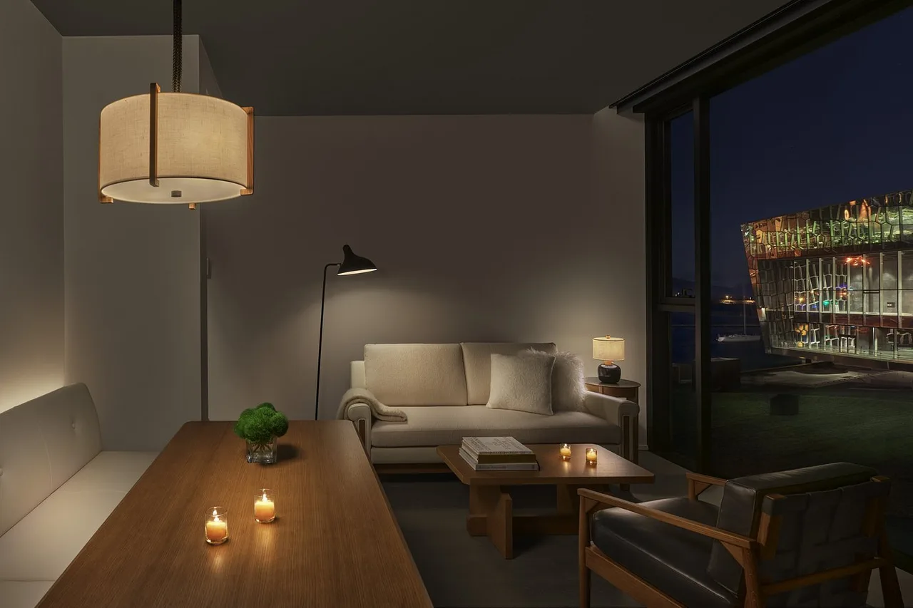 The Reykjavik EDITION — rooms and atmosphere