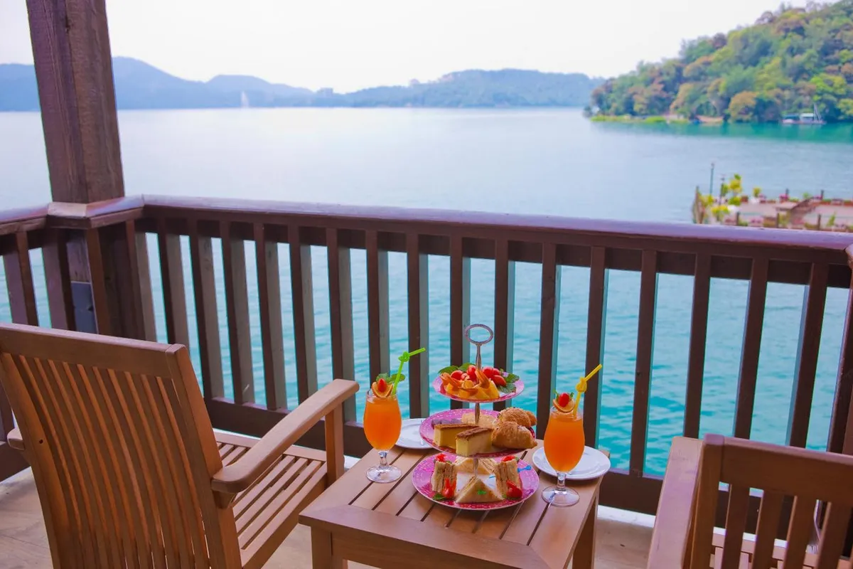 The Richforest Hotel - Sun Moon Lake — rooms and atmosphere