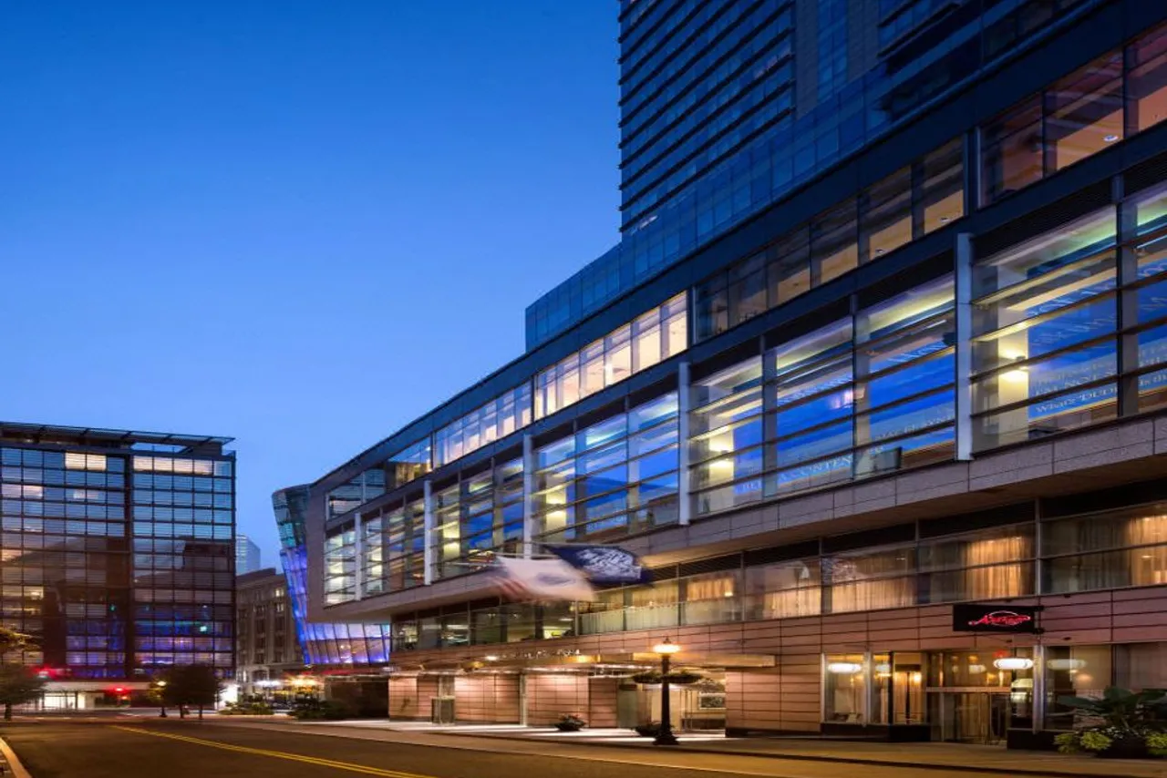 The Ritz-Carlton, Boston — rooms and atmosphere