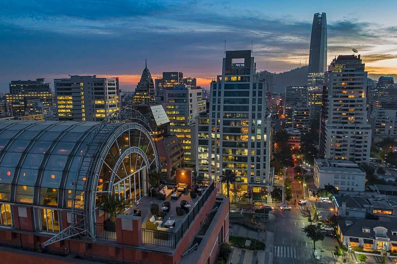 The Ritz-Carlton, Santiago — โรงแรมในซานติอาโก