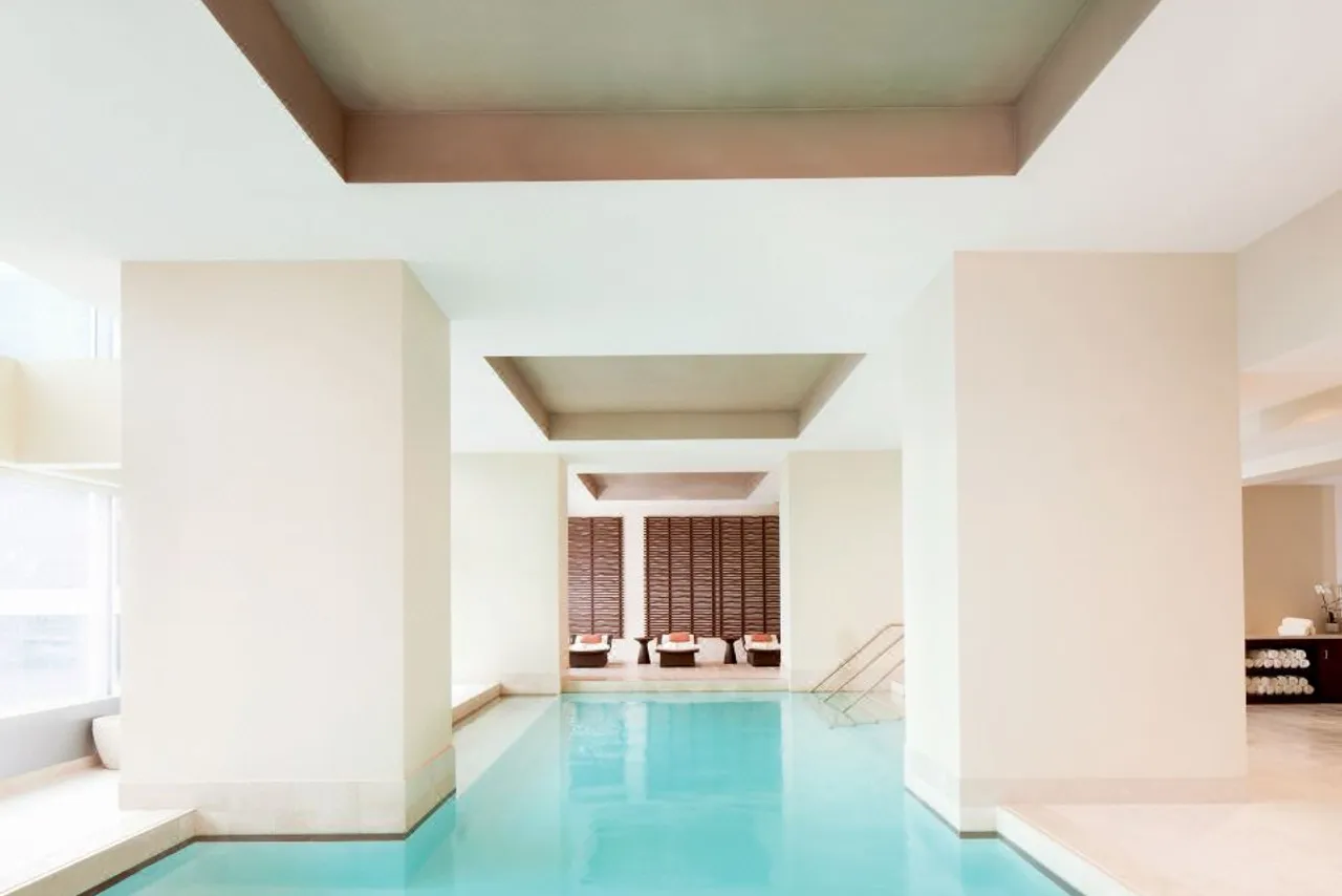 The Ritz-Carlton, Toronto — rooms and atmosphere