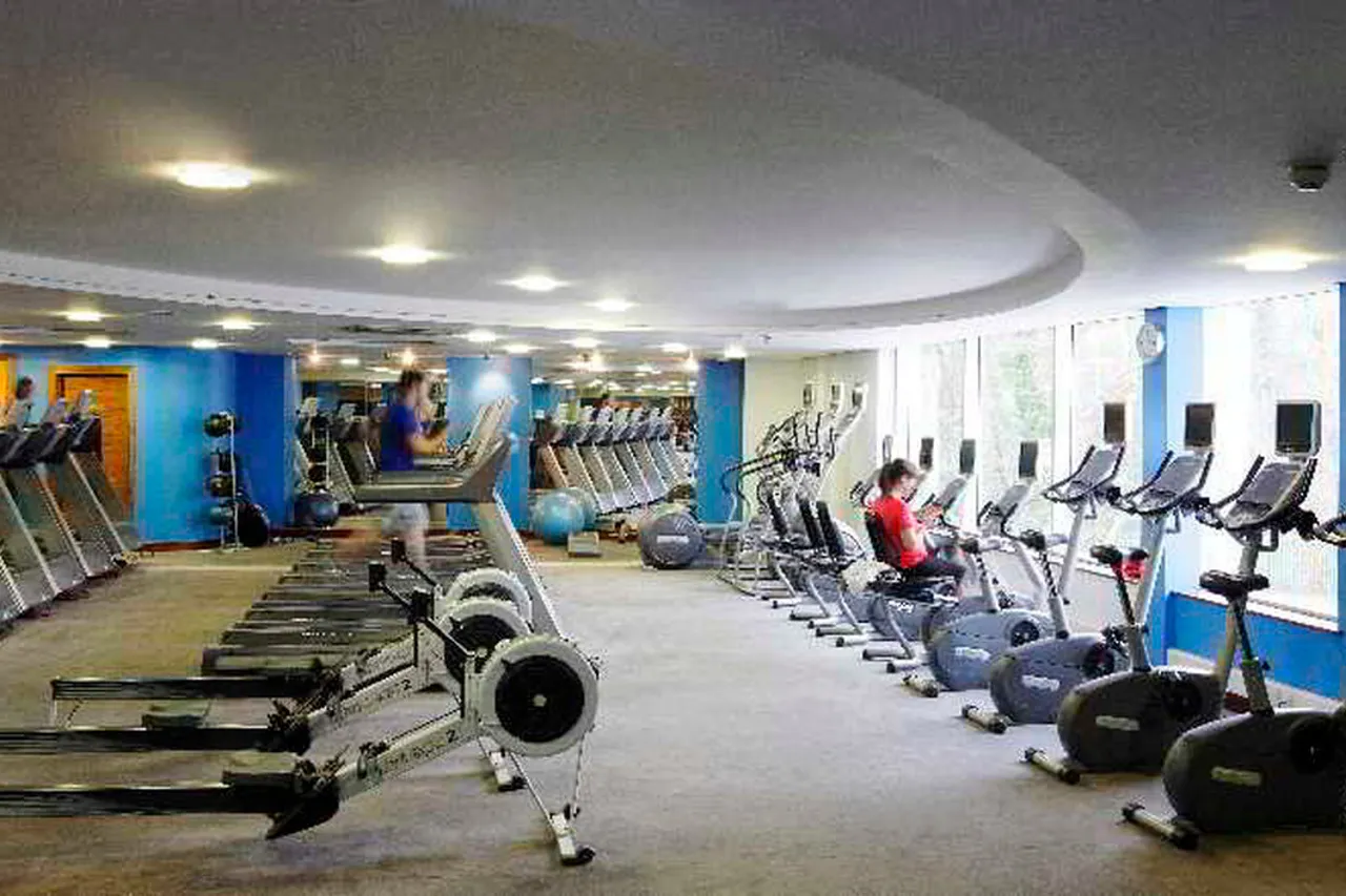 The River Lee Hotel — ภาพห้องพักและบรรยากาศ