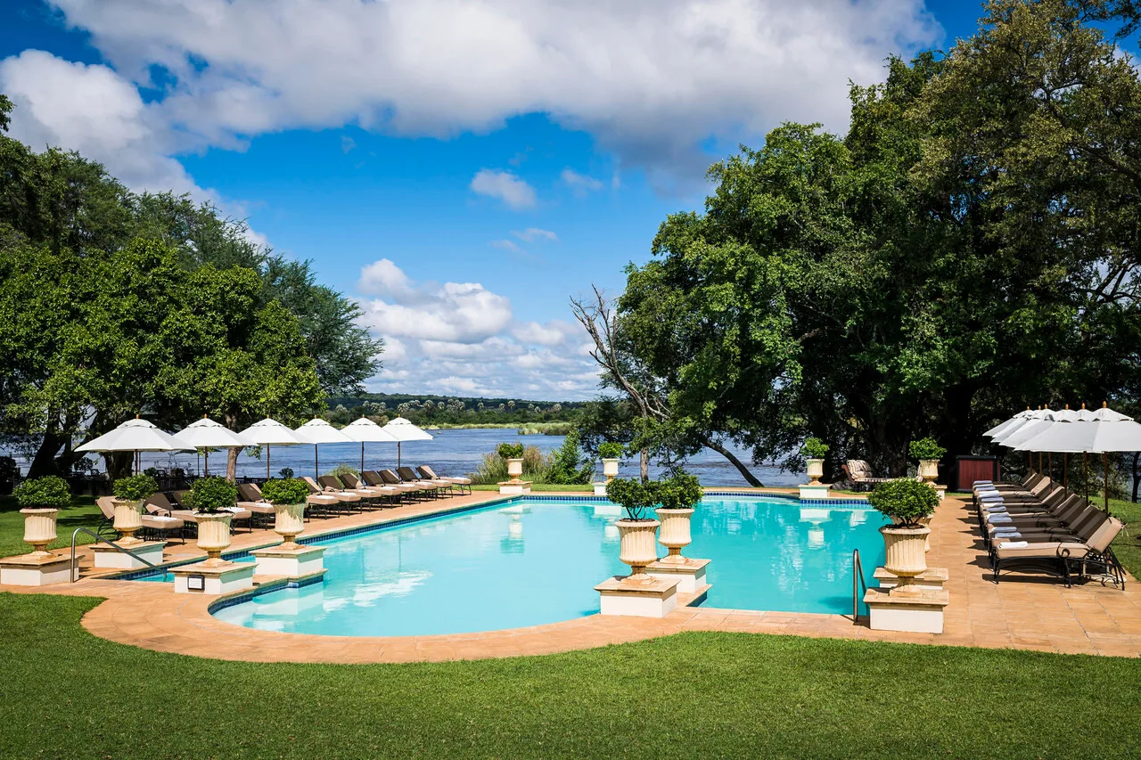 6 โรงแรมน่าพักใน Livingstone แซมเบีย — ที่พักใกล้น้ำตกวิกตอเรียริมแซมเบซี