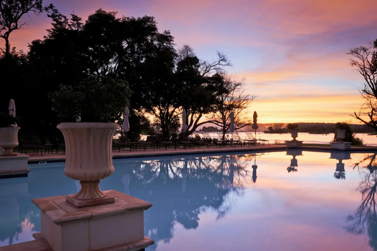 The Royal Livingstone Victoria Falls Zambia Hotel by Anantara — ภาพห้องพักและบรรยากาศ