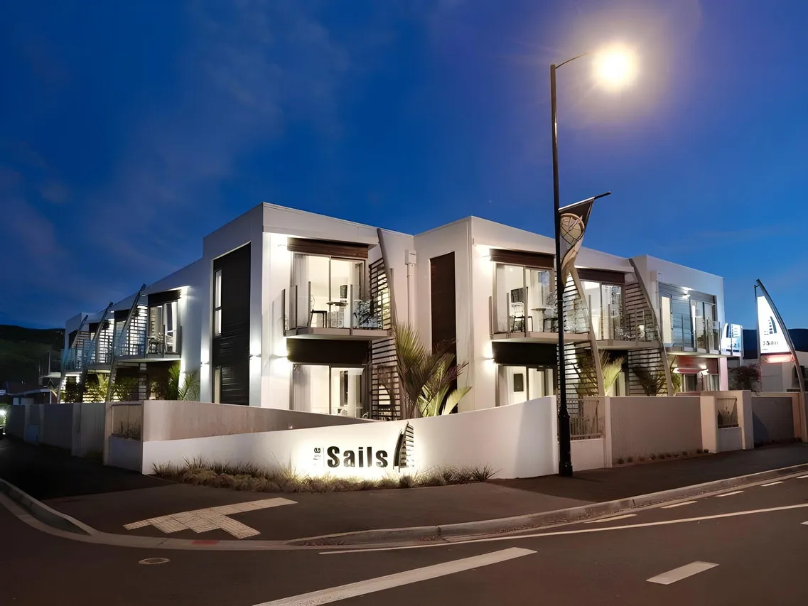 The Sails Nelson — rooms and atmosphere