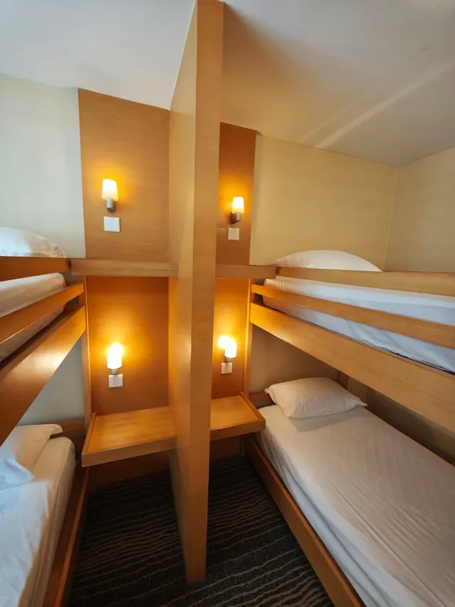 The Salisbury - YMCA of Hong Kong — rooms and atmosphere