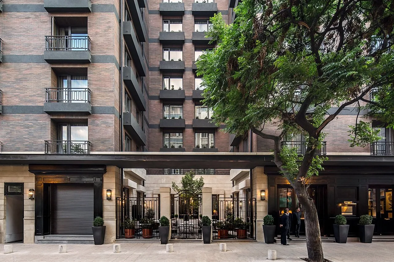 The Singular Santiago Lastarria Hotel — rooms and atmosphere