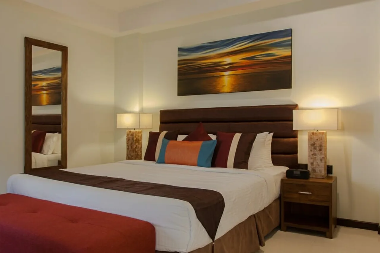 The Somerset Hotel — ภาพห้องพักและบรรยากาศ