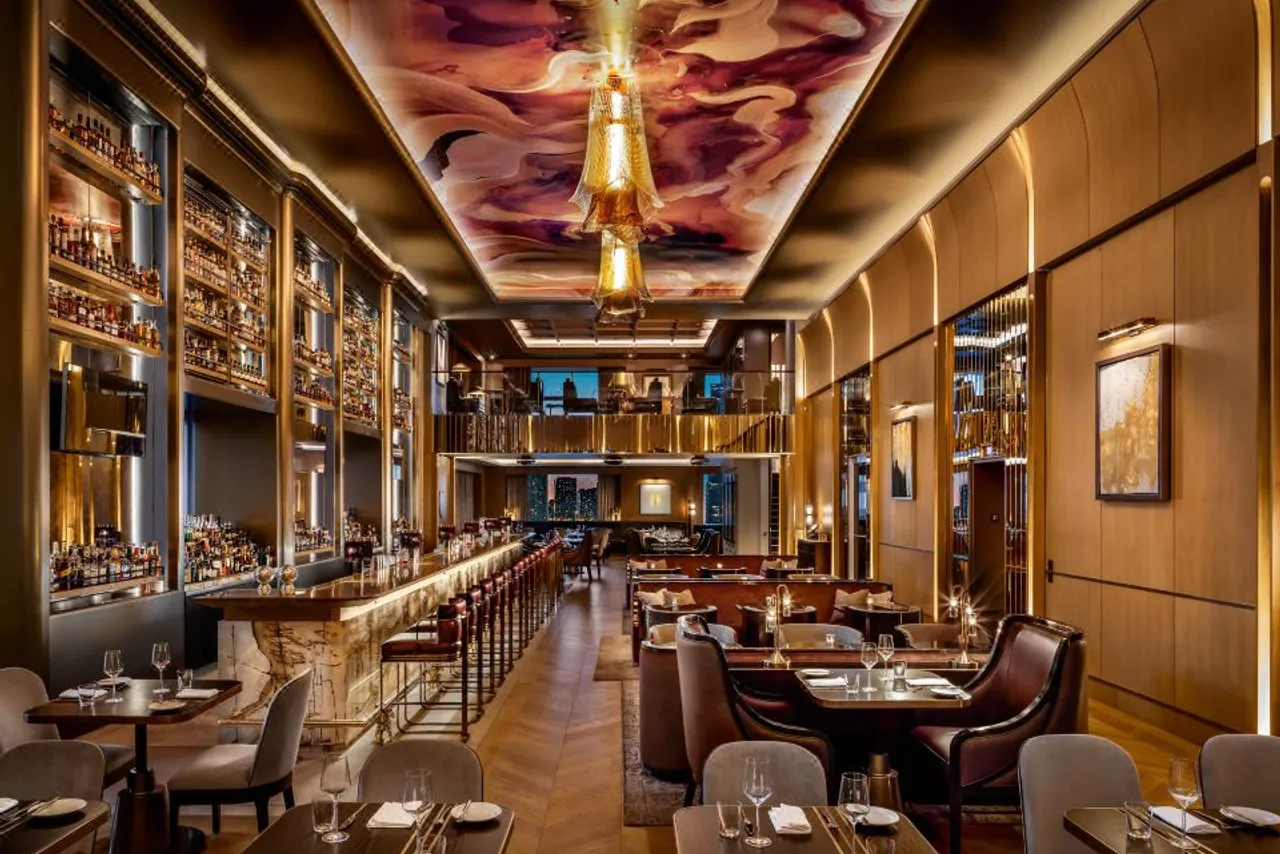 The St. Regis Toronto — โรงแรมในโทรอนโต