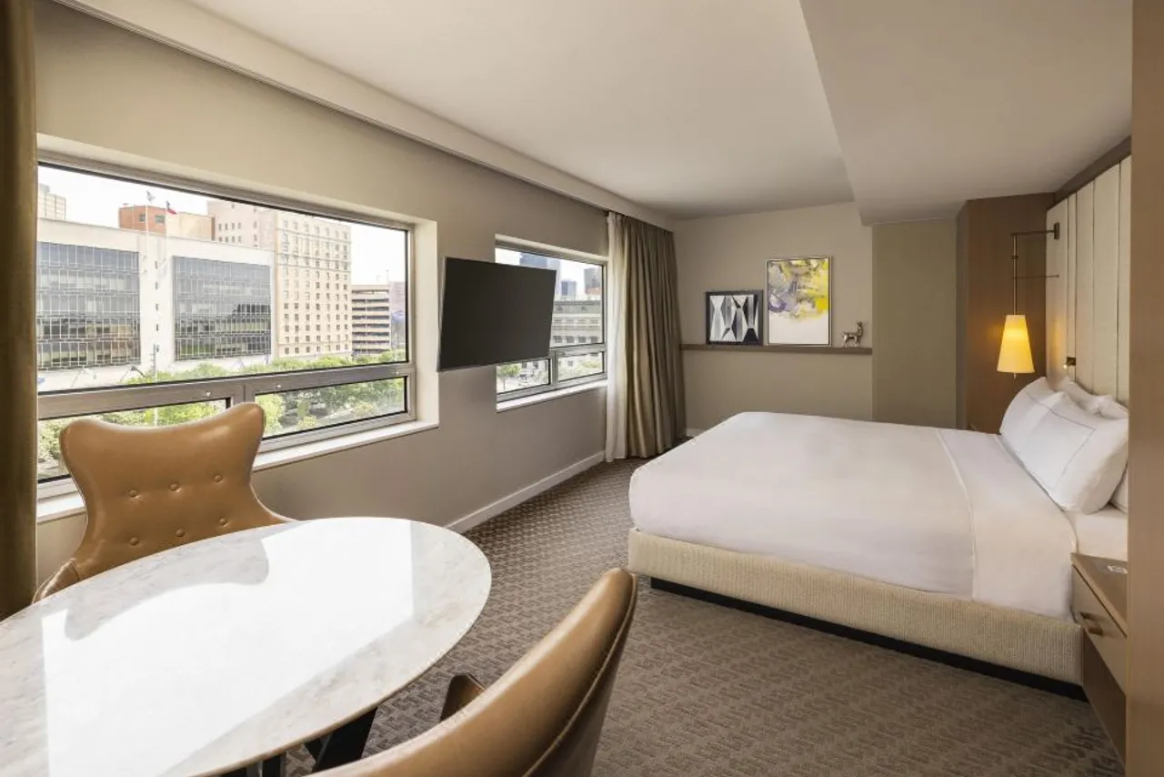 The Statler Dallas, Curio Collection by Hilton — ภาพห้องพักและบรรยากาศ