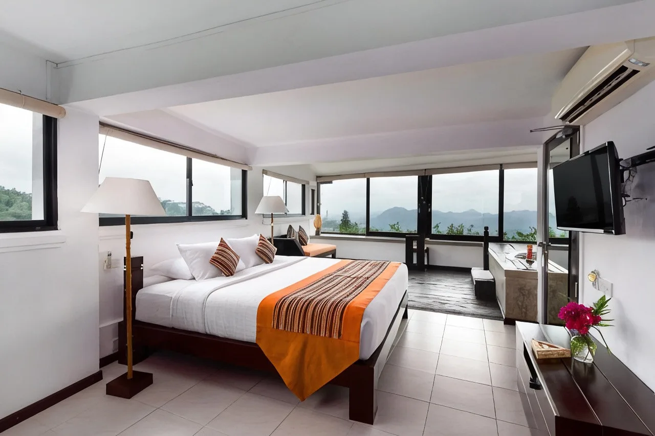 The Theva Residency — ภาพห้องพักและบรรยากาศ