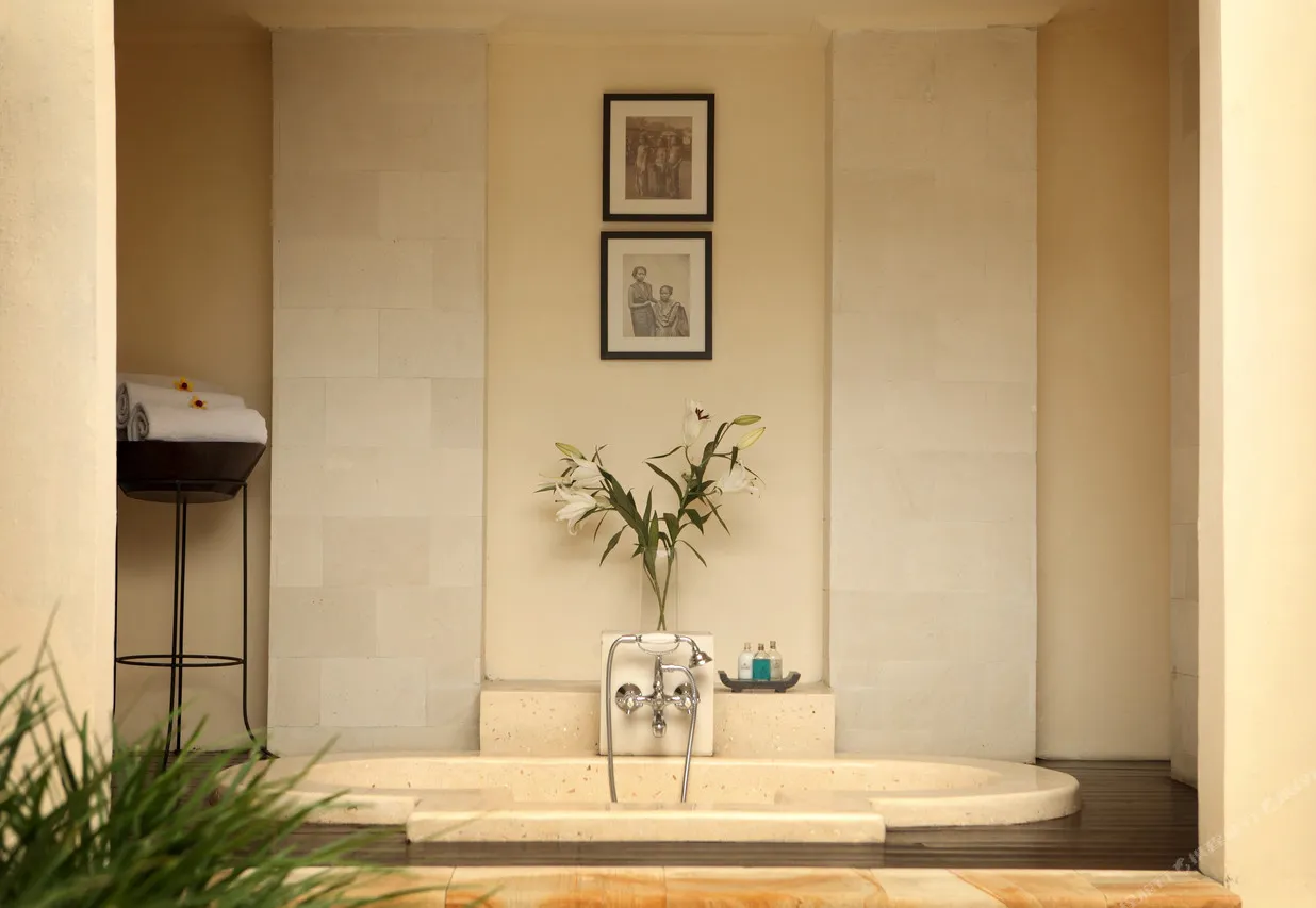 The Ubud Village Resort & Spa — rooms and atmosphere