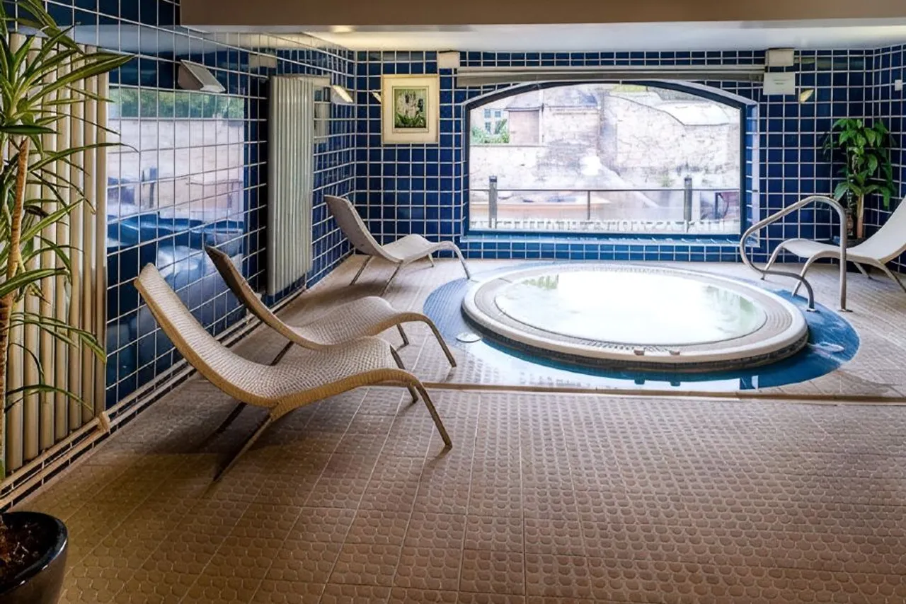 The Varsity Hotel & Spa — ภาพห้องพักและบรรยากาศ