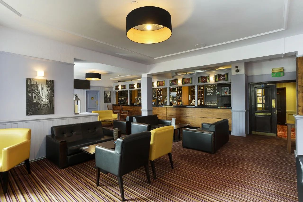 The Victoria Hotel — rooms and atmosphere