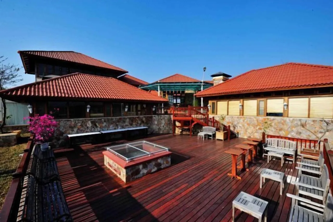 The View Resort & Restaurant — ภาพห้องพักและบรรยากาศ